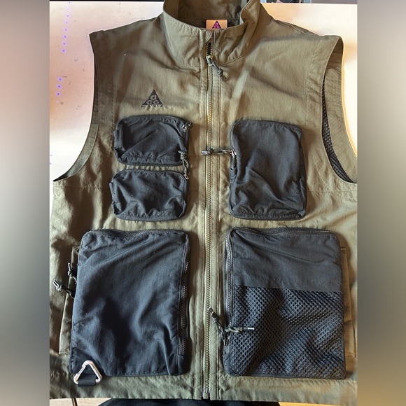 Nike ACG Tactical Vest - Picture 1 of 8